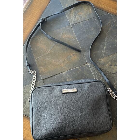 Michael Kors Handbags - Michael Kors Women's Jet Set Crossbody - Black